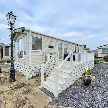 Hotel Lovely 6 Berth Caravan With Decking And Wifi In Kent, Ref 47017C Whitstable Zewnętrze zdjęcie