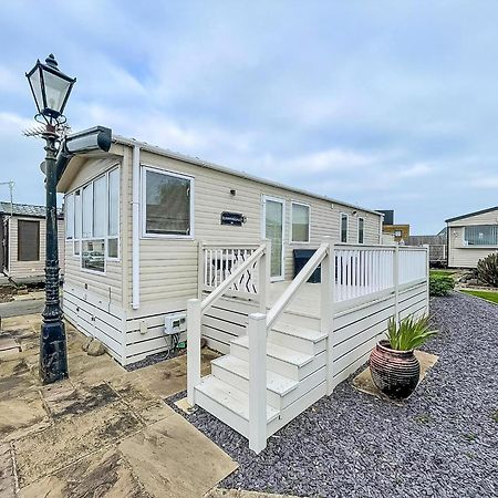 Hotel Lovely 6 Berth Caravan With Decking And Wifi In Kent, Ref 47017C Whitstable Zewnętrze zdjęcie