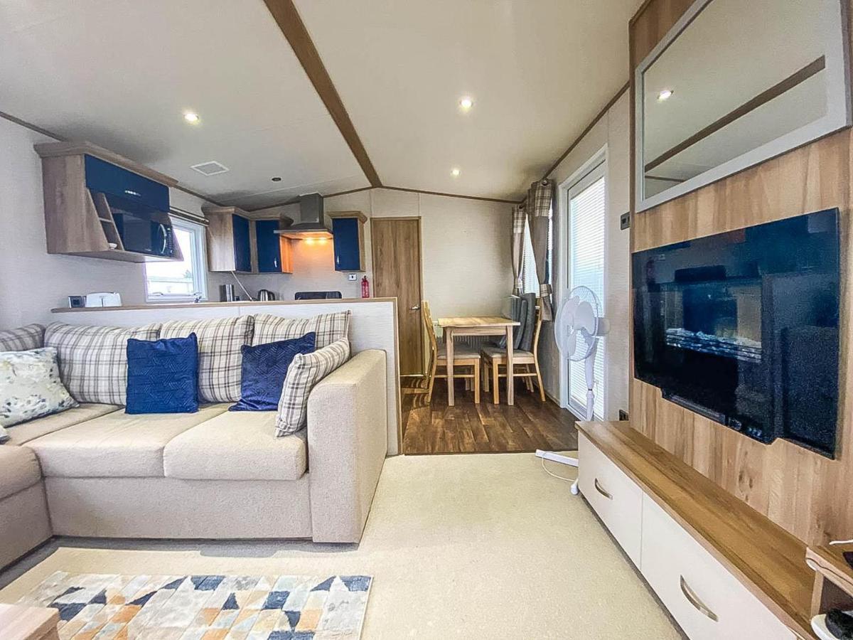 Hotel Lovely 6 Berth Caravan With Decking And Wifi In Kent, Ref 47017C Whitstable Zewnętrze zdjęcie
