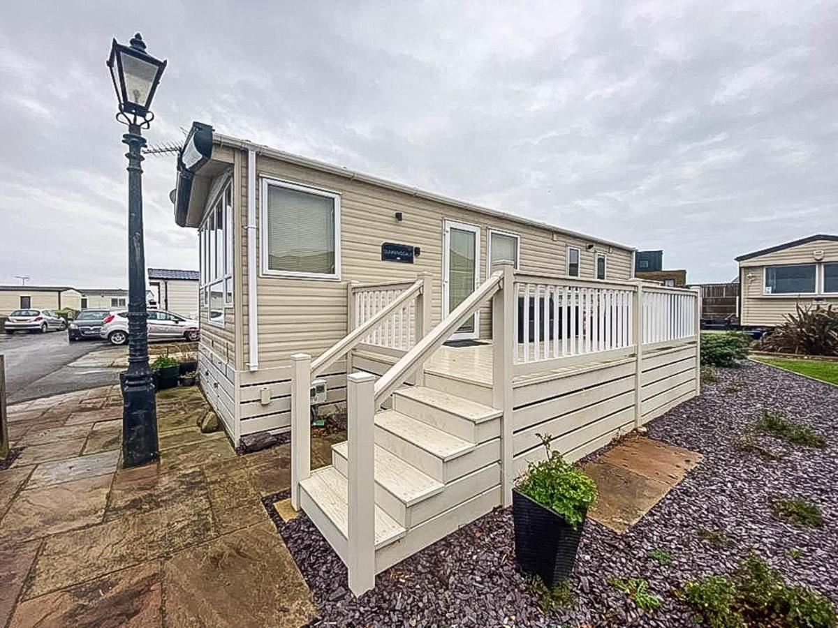 Hotel Lovely 6 Berth Caravan With Decking And Wifi In Kent, Ref 47017C Whitstable Zewnętrze zdjęcie